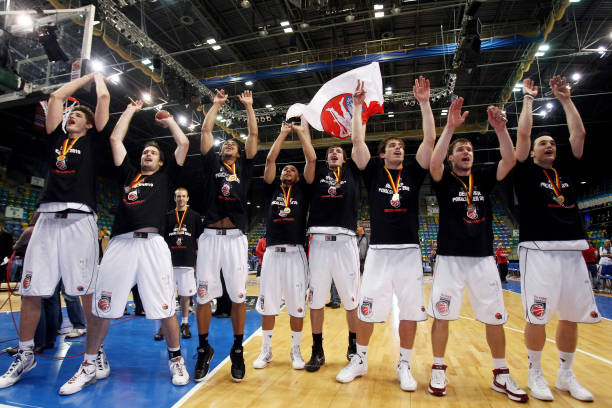 两队之间的 两队之间的