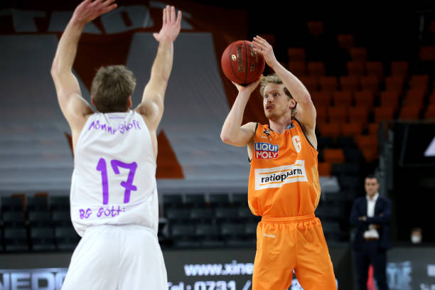 他成功并列 他成功并列