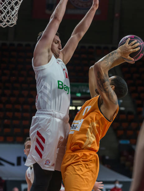 的侧翼防守 的侧翼防守